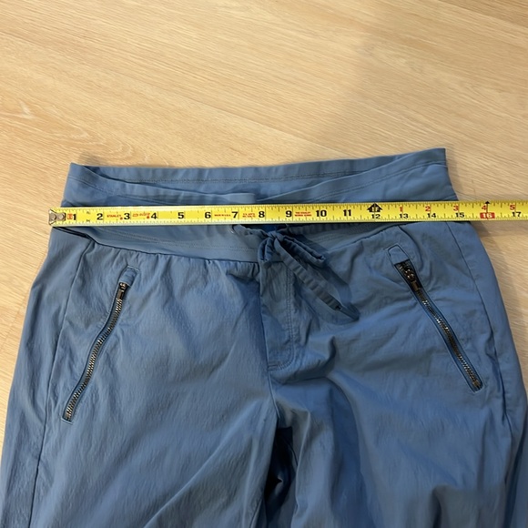 Athleta Trekkie jogger in Cottage Blue! - Picture 9 of 11